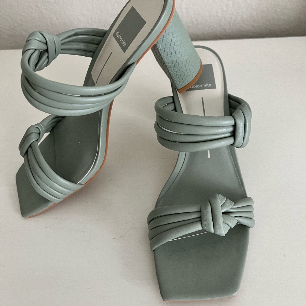NEVER WORN! Dolce Vita Pama Sandal in Sage Stella